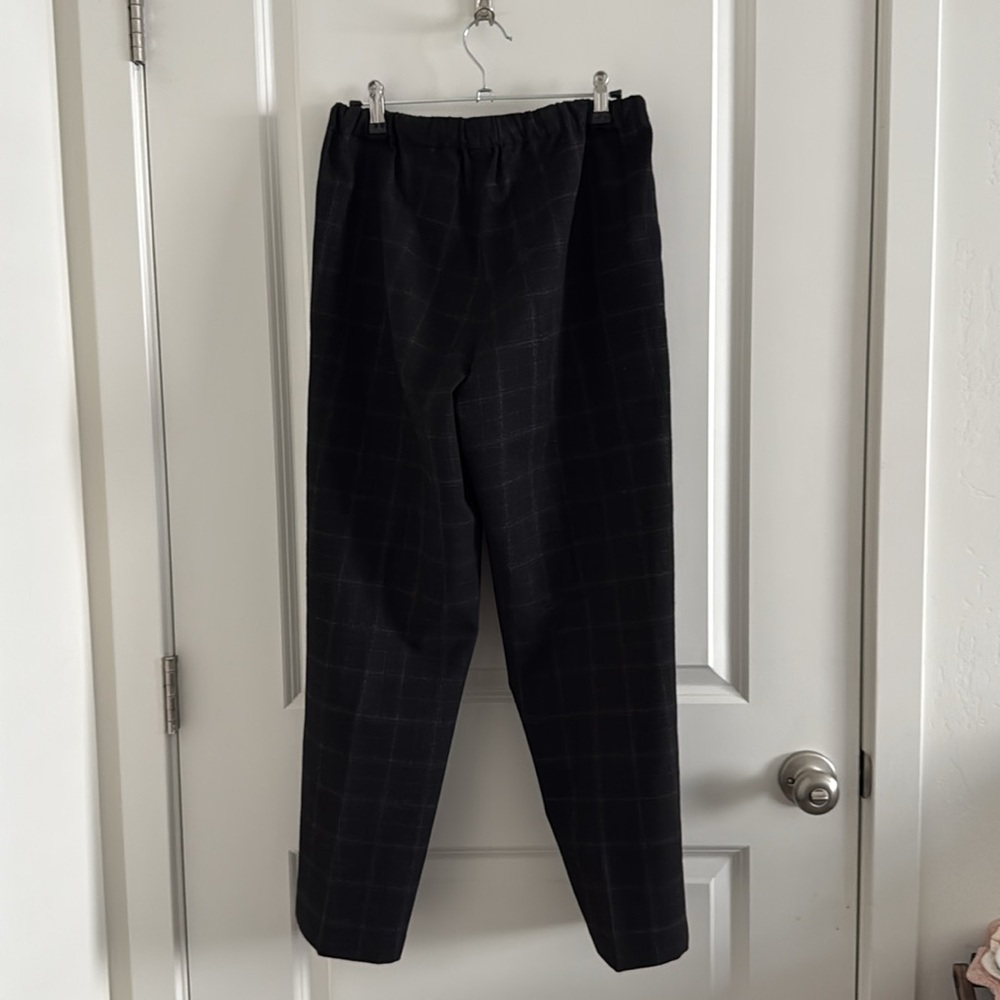 Aritzia The Group Babaton Drawstring Dress Pant (M) - Picture 3 of 5